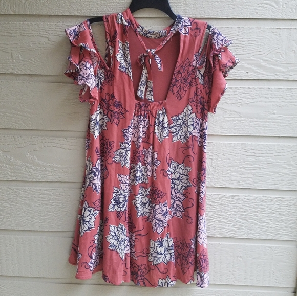 Others Follow Jolene Flutter sleeve cold shoulder - Picture 8 of 8